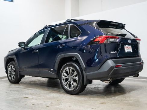 Certified 2022 Toyota RAV4 XLE Premium image 4