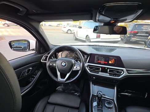Used 2019 BMW 330i xDrive Sedan w/ Driving Assistance Package image 40