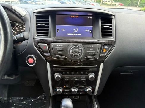 Used 2019 Nissan Pathfinder SV w/ Rock Creek Edition FWD image 18