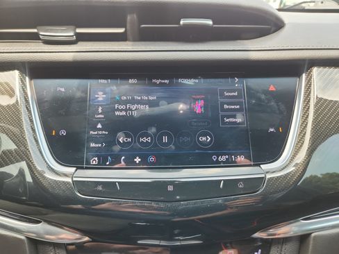 Used 2020 Cadillac XT6 Sport AWD/4WD image 28