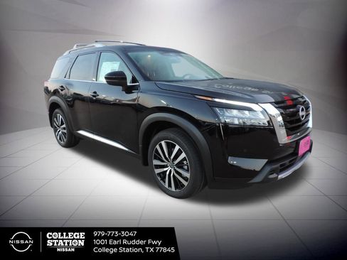 New 2025 Nissan Pathfinder Platinum w/ Cargo Package image 3