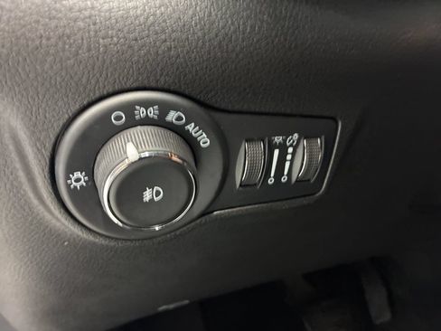 Used 2024 Jeep Compass Trailhawk AWD/4WD image 21
