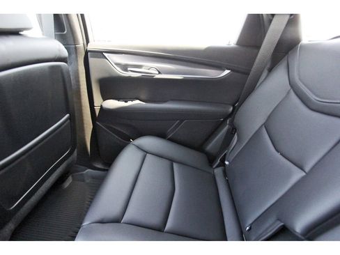 New 2025 Cadillac XT5 Luxury image 12