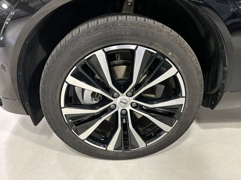 Certified 2025 Volvo XC60 B5 Plus AWD/4WD image 8