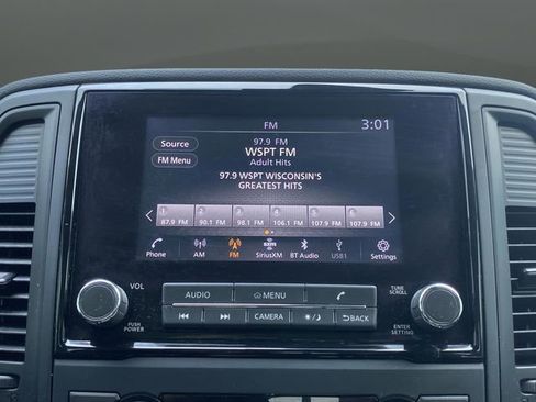 Used 2024 Nissan Titan SV w/ SV Convenience Package image 17