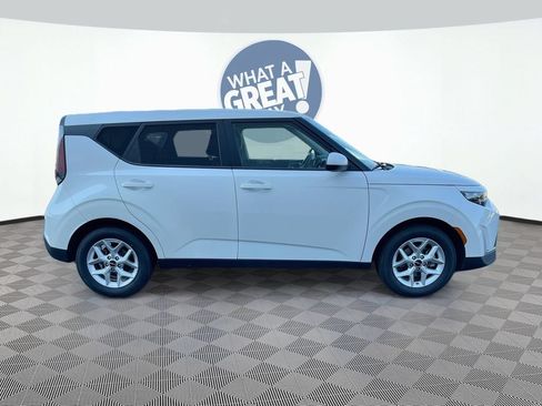 Certified 2024 Kia Soul LX w/ Option Group 015 FWD image 4