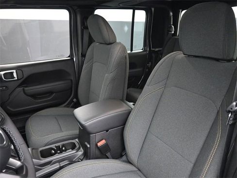 New 2025 Jeep Gladiator Sport image 13