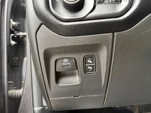 Used 2019 RAM 1500 Big Horn AWD/4WD image 25