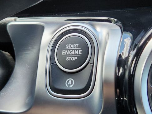 Used 2025 Mercedes-Benz GLB 250 4MATIC image 20