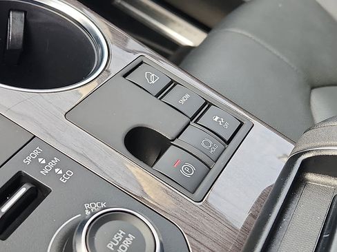 Used 2023 Toyota Highlander Platinum image 27