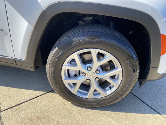 Used 2023 Jeep Grand Cherokee Limited AWD/4WD image 33