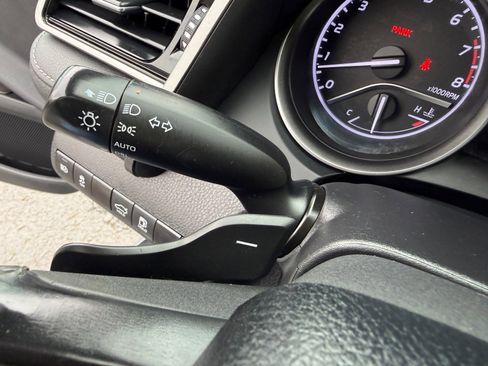 Used 2021 Toyota Camry SE image 28