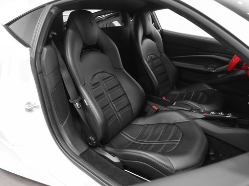 Certified 2020 Ferrari F8 Tributo RWD image 18