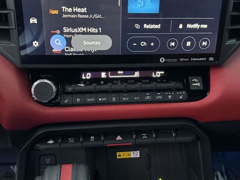 Used 2024 Toyota Sequoia 4WD image 27