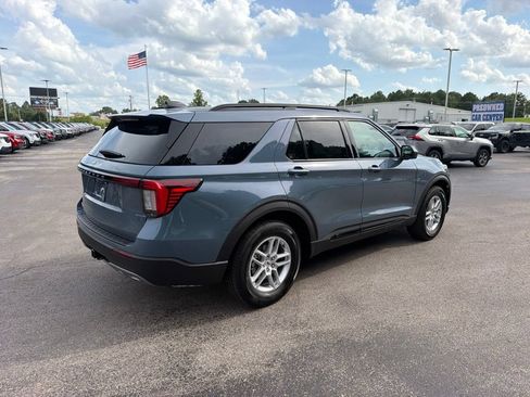 New 2026 Ford Explorer Active w/ Active Comfort Package RWD image 3