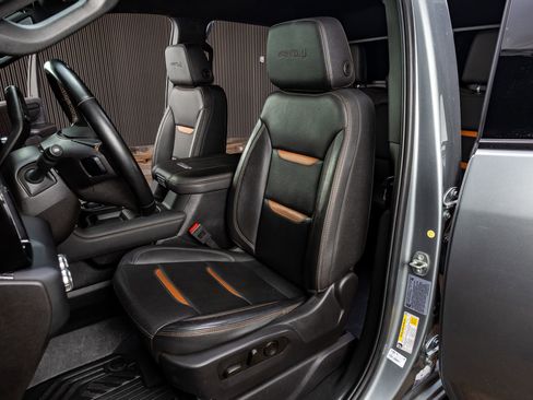 Used 2024 GMC Sierra 2500 AT4 w/ Technology Package image 30