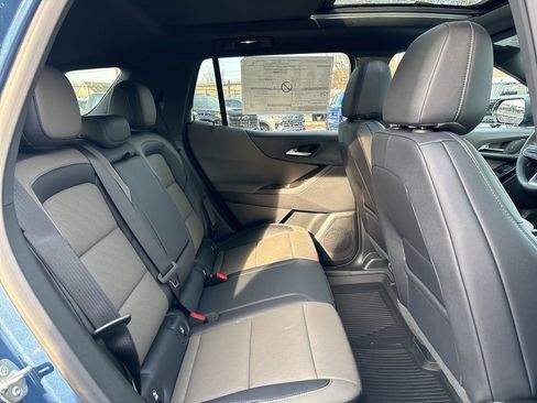 New 2026 Chevrolet Equinox LT w/ Convenience Package II image 31