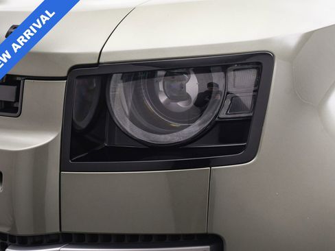 Used 2024 Land Rover Defender 110 S image 27