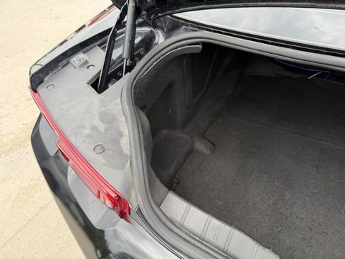 Used 2019 Chevrolet Camaro LT RWD image 4