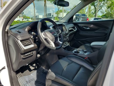 Used 2023 GMC Terrain SLT w/ Infotainment Package II FWD image 9