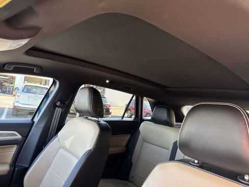 Used 2021 Volkswagen Atlas Cross Sport SE FWD image 16