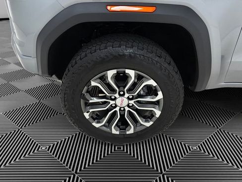 Used 2026 GMC Canyon Denali AWD/4WD image 9