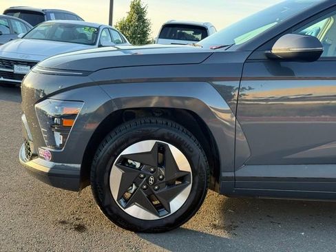 Used 2024 Hyundai Kona SEL FWD image 4