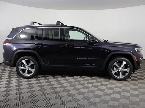 Used 2022 Jeep Grand Cherokee Limited 4xe w/ Luxury Tech Group II AWD/4WD image 23