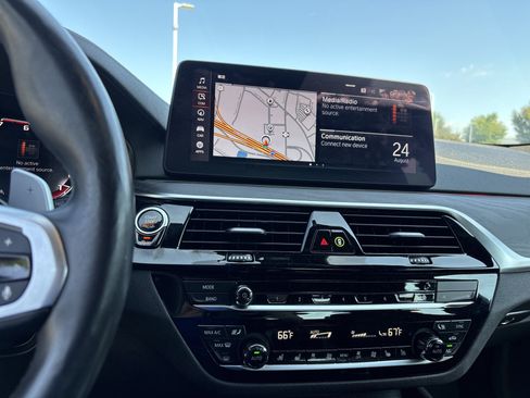 Used 2021 BMW M550i xDrive w/ Executive Package AWD/4WD image 31