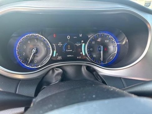 Used 2019 Chrysler Pacifica Touring-L Plus w/ Advanced Safetytec Group FWD image 35