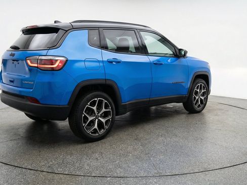 Used 2025 Jeep Compass Limited AWD/4WD image 9