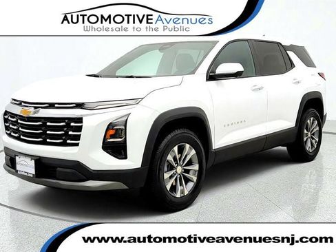 Used 2026 Chevrolet Equinox LT w/ Safety and Technology Package FWD image 1