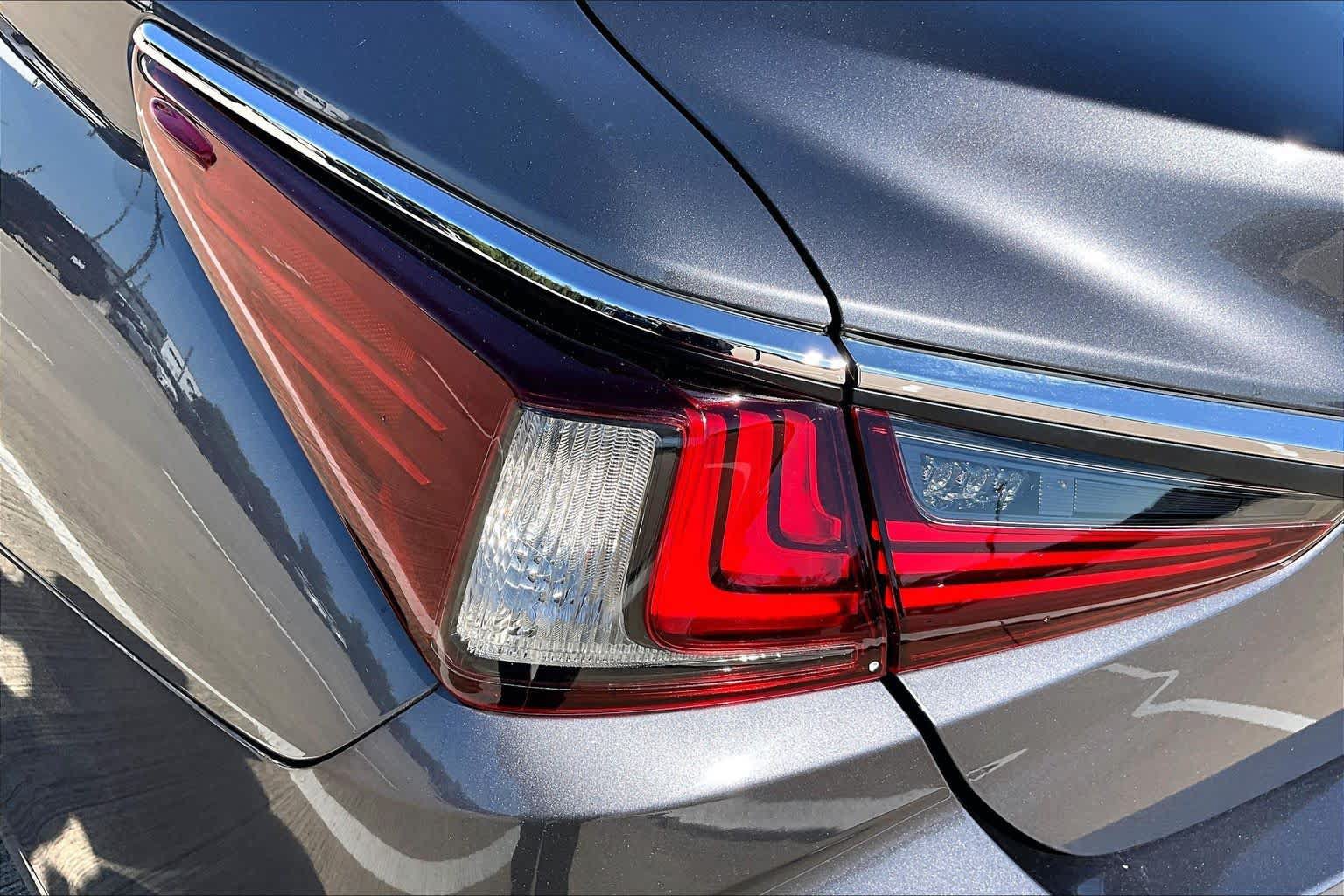 Used 2020 Lexus ES 350 w/ Premium Package FWD image 28