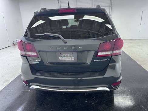 Used 2017 Dodge Journey Crossroad FWD image 12