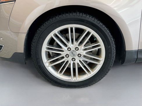 Used 2019 Lincoln MKT AWD image 31