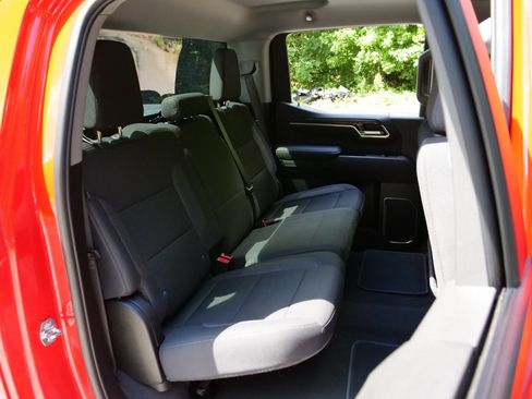 Used 2025 Chevrolet Silverado 1500 LT AWD/4WD image 35