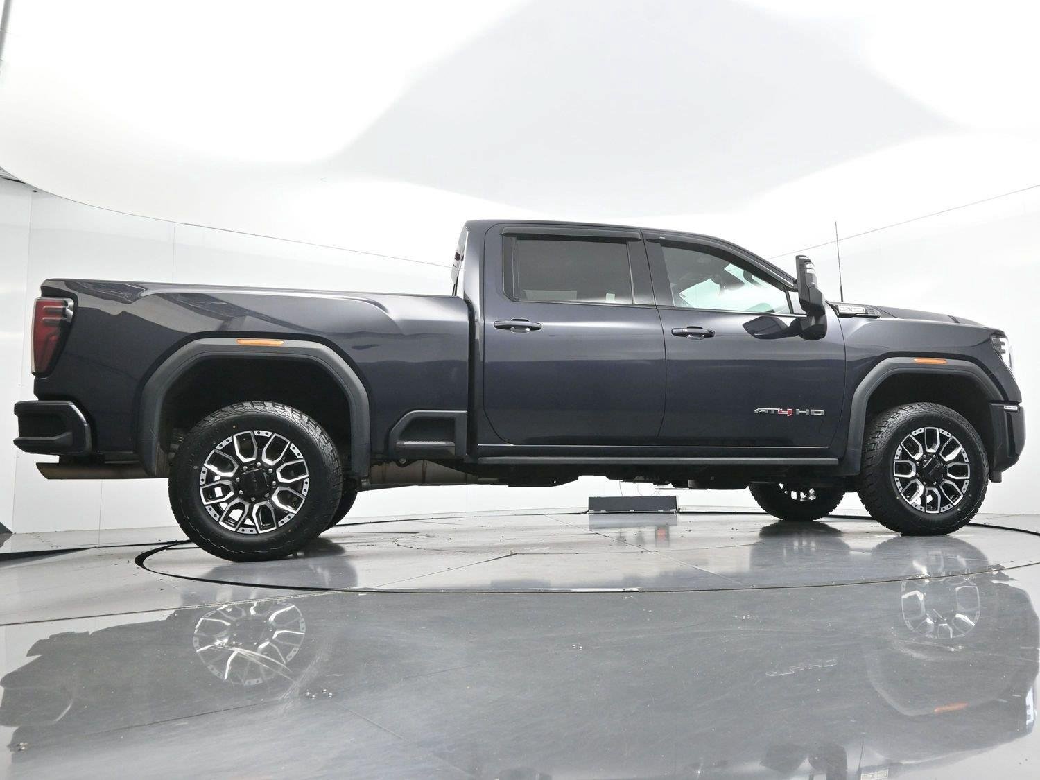 Used 2024 GMC Sierra 2500 AT4 w/ AT4 Premium Plus Package AWD/4WD image 50