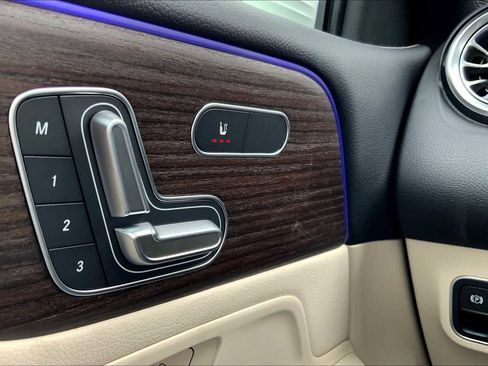 New 2025 Mercedes-Benz GLB 250 4MATIC image 24