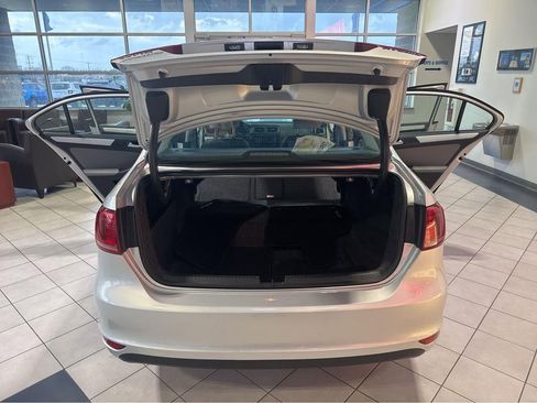 Used 2013 Volkswagen Jetta SE image 11