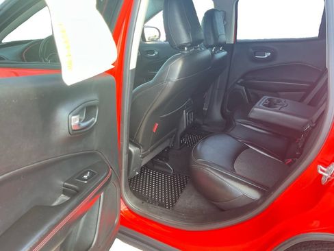 Used 2020 Jeep Compass Trailhawk AWD/4WD image 23