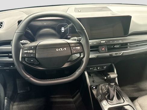 Used 2025 Kia K4 EX FWD image 19