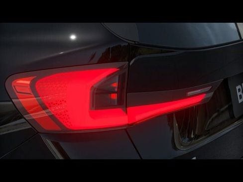 Used 2025 BMW X1 M35i w/ Premium Package image 9