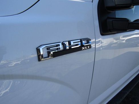 Used 2019 Ford F150 XLT w/ Equipment Group 302A Luxury AWD/4WD image 37