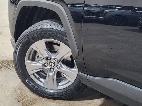 Used 2022 Toyota RAV4 LE image 23