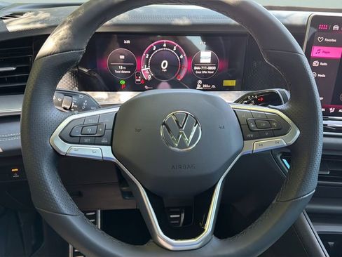 New 2026 Volkswagen Tiguan SE R-Line image 11