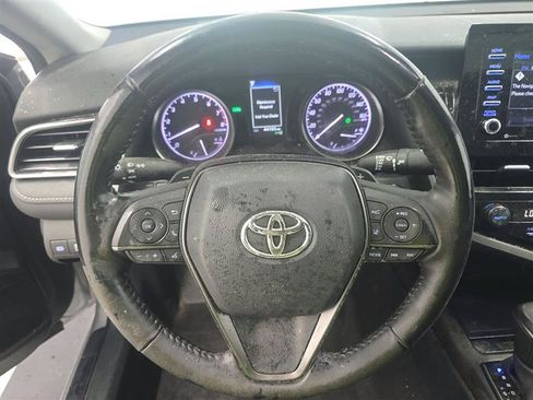Used 2021 Toyota Camry SE w/ Cold Weather Package FWD image 8
