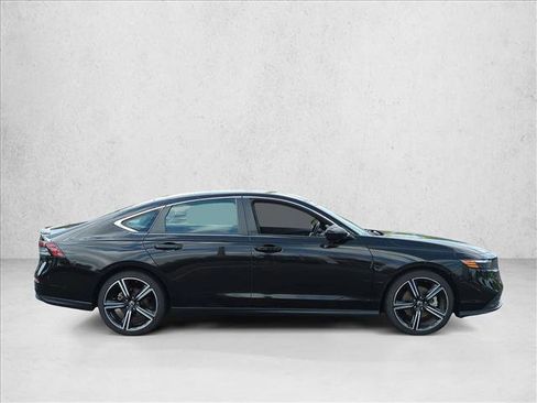 Used 2024 Honda Accord Sport image 4