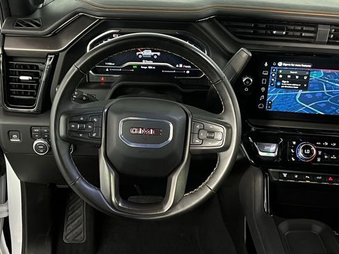 Used 2025 GMC Sierra 2500 AT4 image 18
