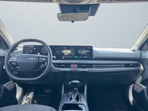 Used 2025 Kia K4 EX image 10