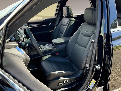 New 2025 Cadillac XT5 Premium Luxury w/ Technology Package image 9